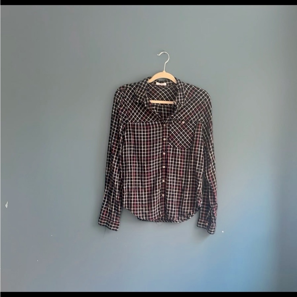 Maurice’s navy pink and yellow plaid button down shirt women’s size M